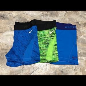 Nike Pro shorts bundle 💚